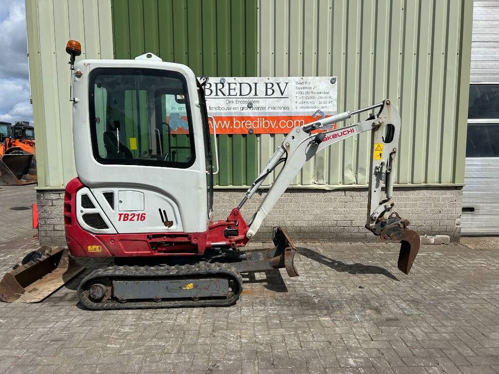 Takeuchi tb 216