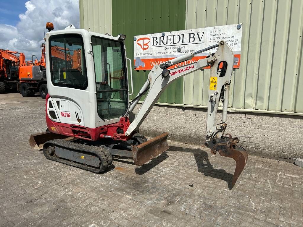 Takeuchi tb 216