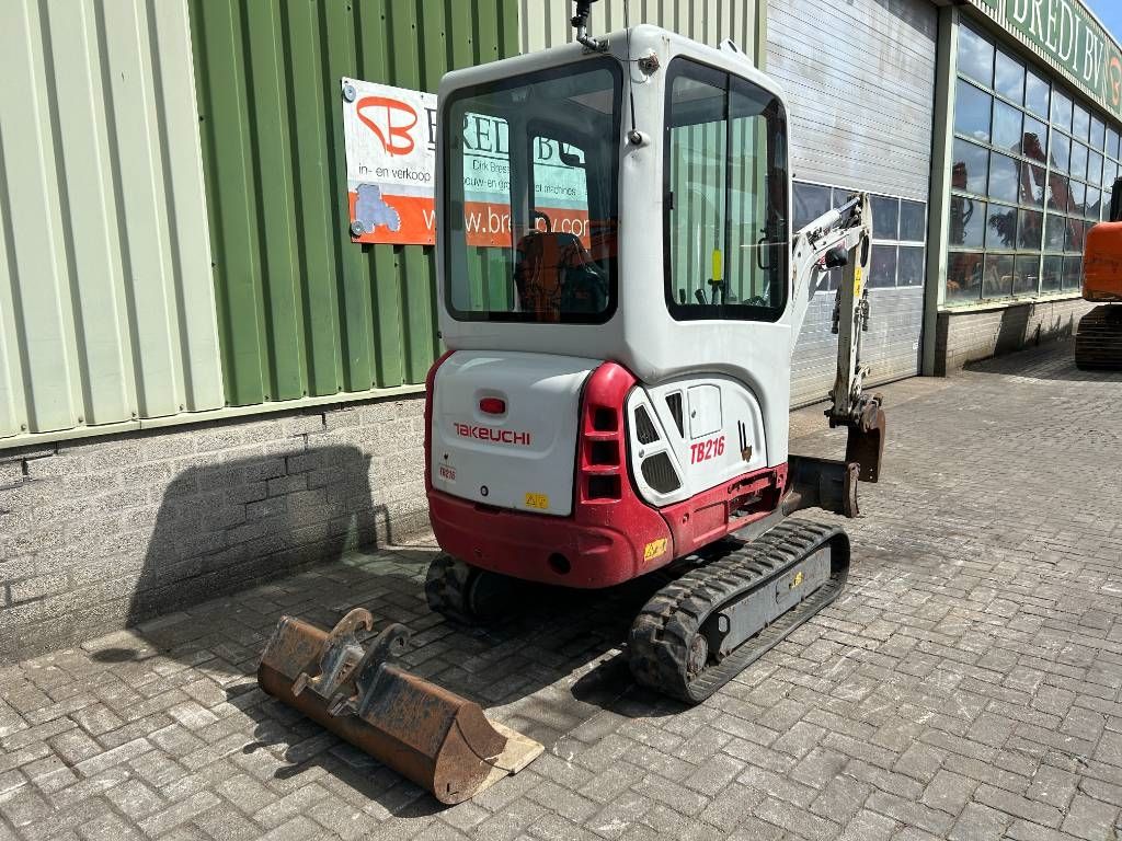 Takeuchi tb 216