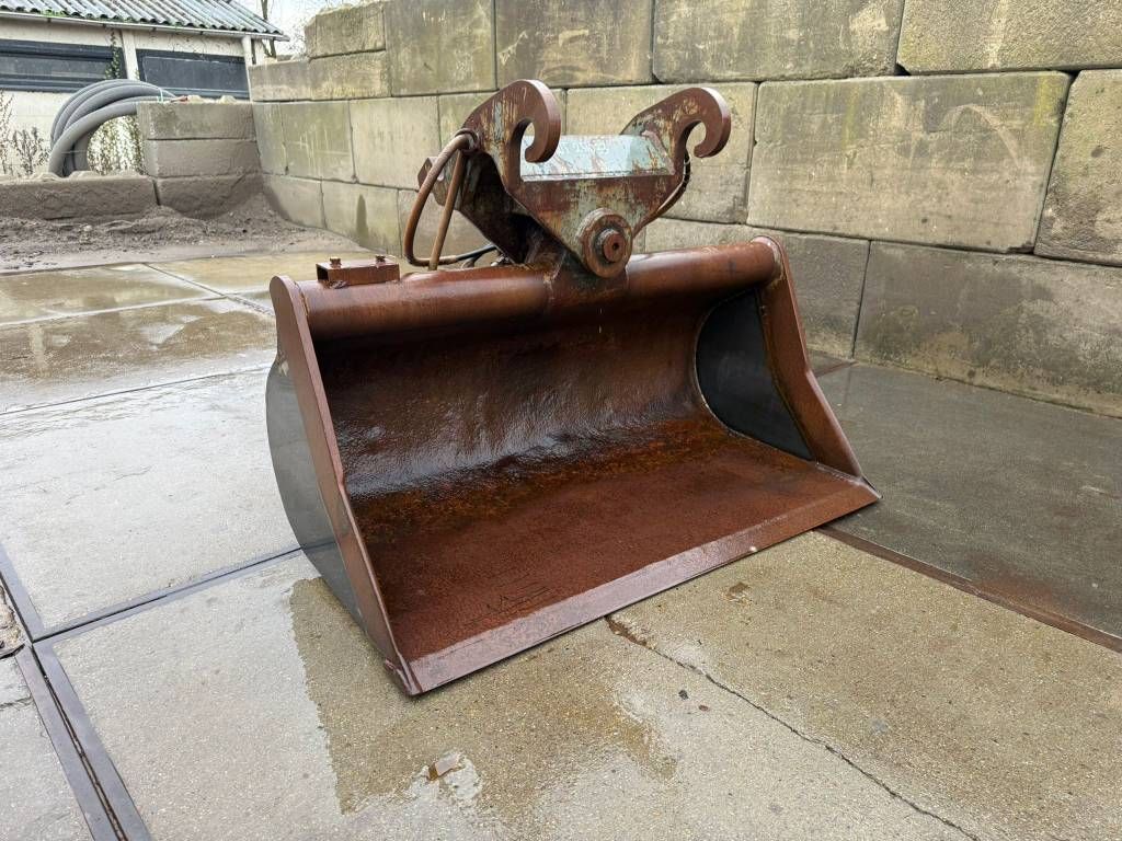 CW30 tiltbucket / kantelbak / Schwenklöffel 180cm