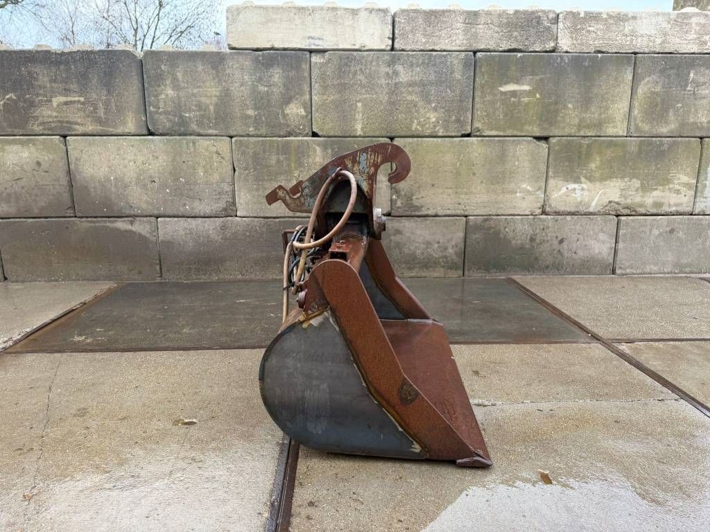 CW30 tiltbucket / kantelbak / Schwenklöffel 180cm