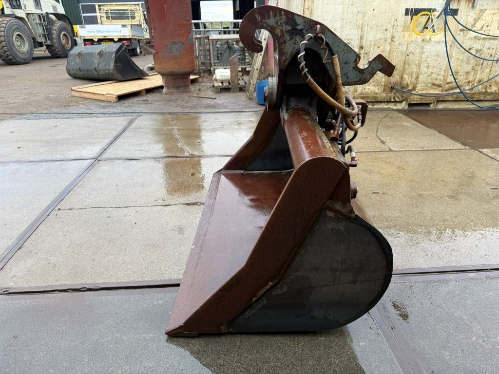 CW30 tiltbucket / kantelbak / Schwenklöffel 180cm