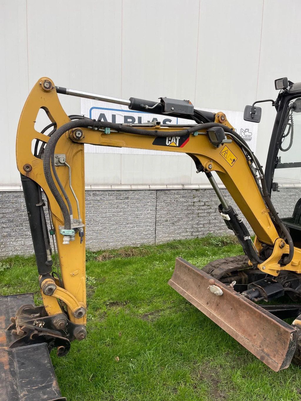 Caterpillar 302.4D graafmachine Yanmar 2400 kg!