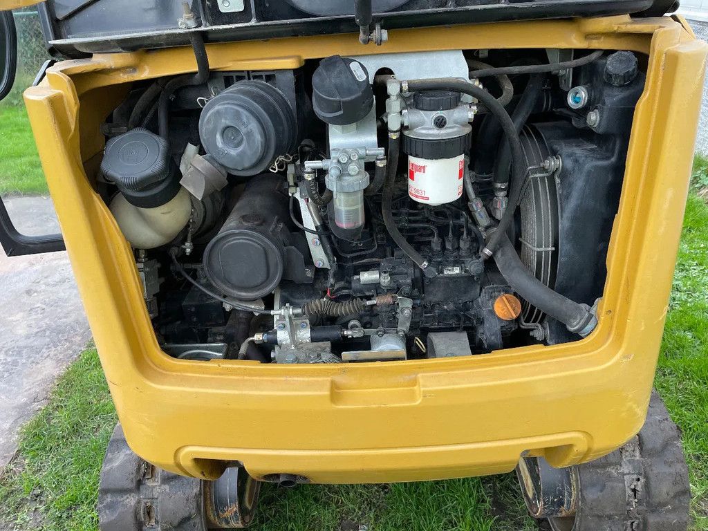 Caterpillar 302.4D graafmachine Yanmar 2400 kg!