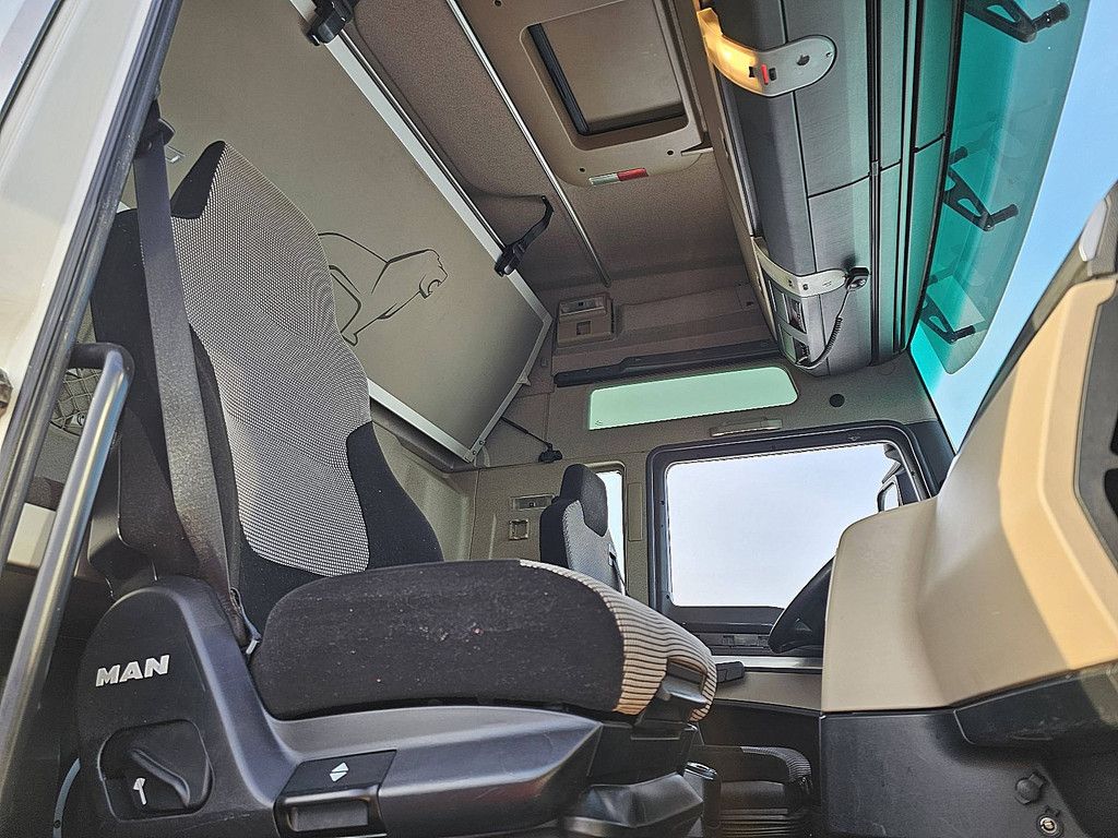 M.A.N. 26.460 TGX xlx 6x2 bls