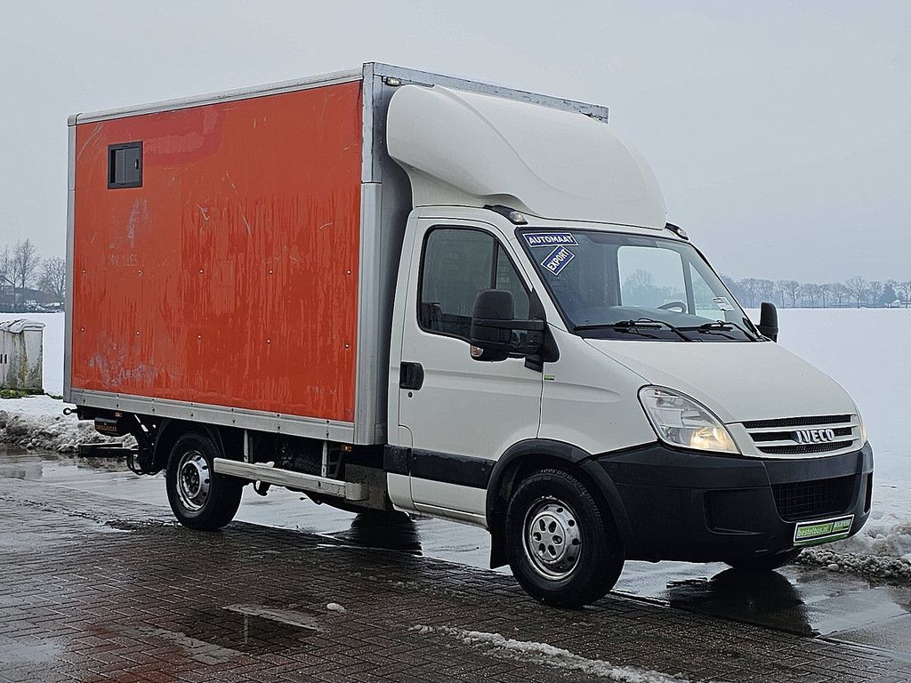 IVECO DAILY 35S10 bakwagen laadklep!