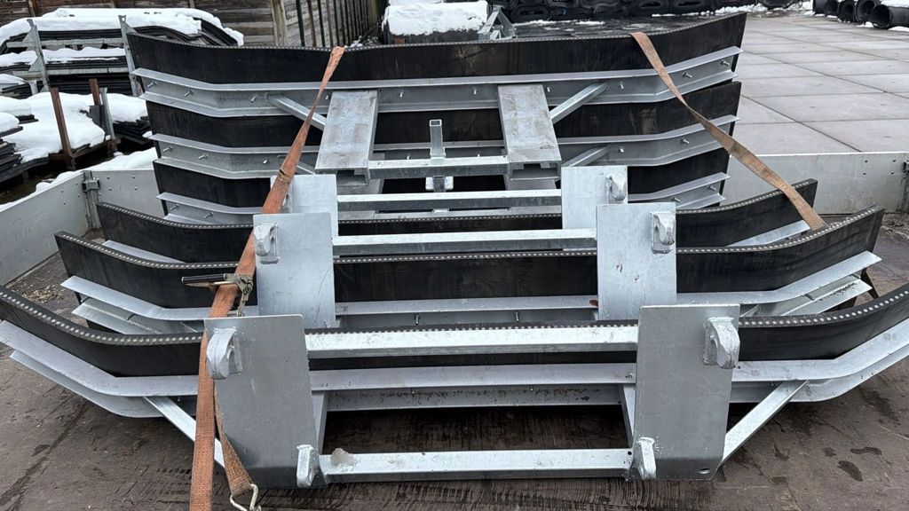 Roo Vuilschuiver met lepel insteek