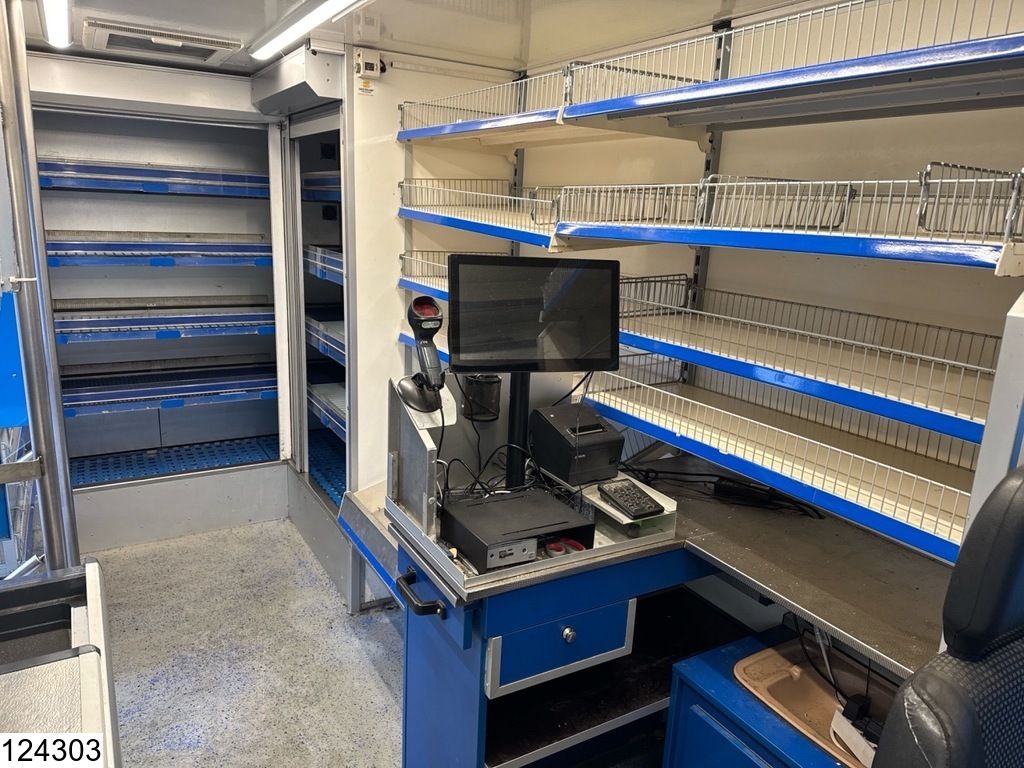 Mercedes Vario 815 D Promotional Truck, Manual transmission