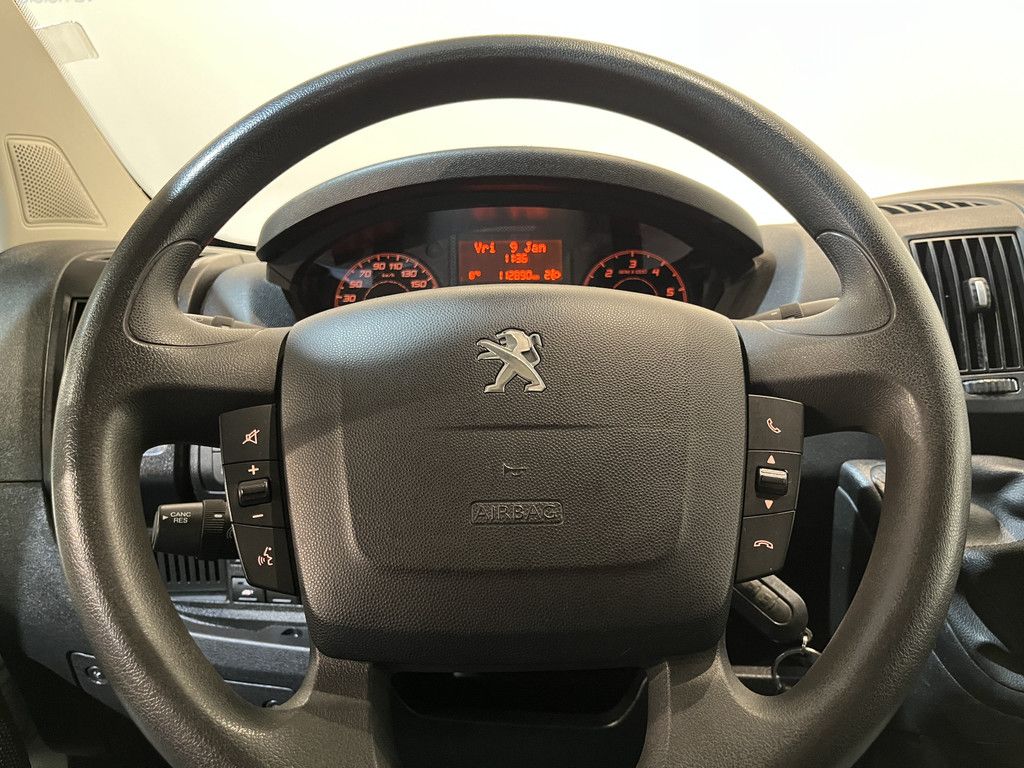 Peugeot Boxer 2.2 BlueHDi 165 PK L4 Pro Zwaar DC Dubbel Cabine Open Laadbak / Luchtvering / Trekhaak 3.000 KG / Airco / Cruise Control / Navigatie