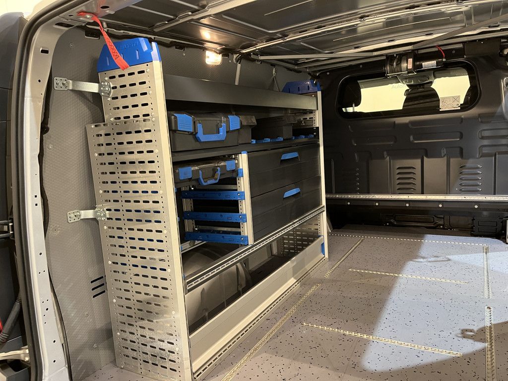 Mercedes-Benz Vito 116 CDI Lang Automaat RWD / Servicebus / Sortimo Inrichting / Euro 6 / Airco / CarPlay / Camera / Cruise Control / Lier / Navigatie / 3-Zits / 34.000 KM !!