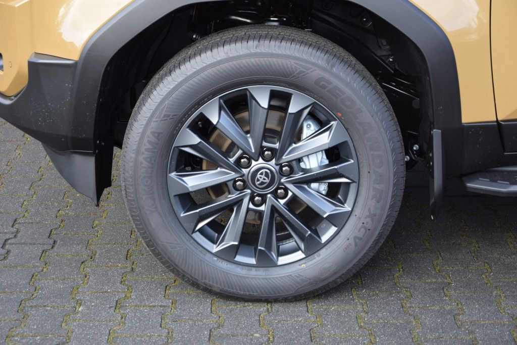 Toyota Landcruiser 250 2.8 D-4D 5DRS PROFESSIONAL A/T VAN BPM VRIJ