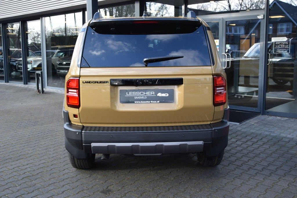 Toyota Landcruiser 250 2.8 D-4D 5DRS PROFESSIONAL A/T VAN BPM VRIJ