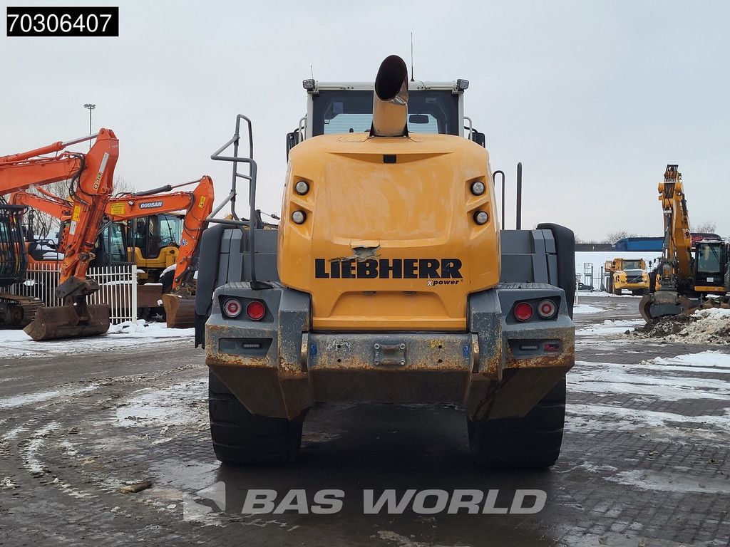 Liebherr L566