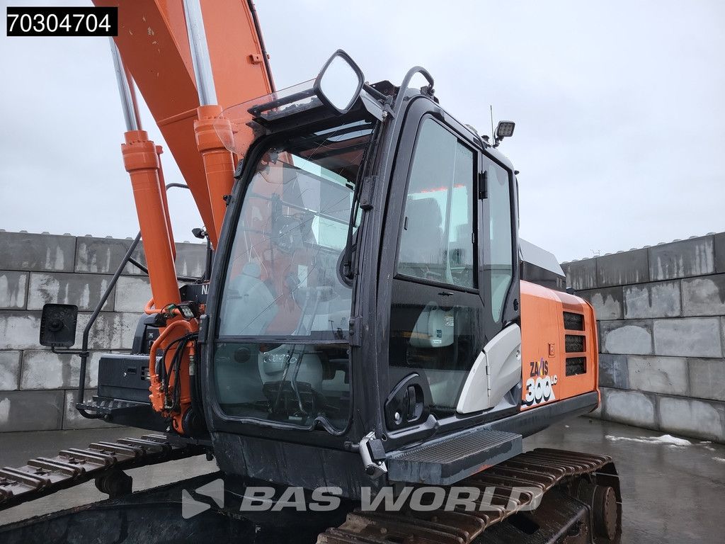 Hitachi ZX300 LC -6