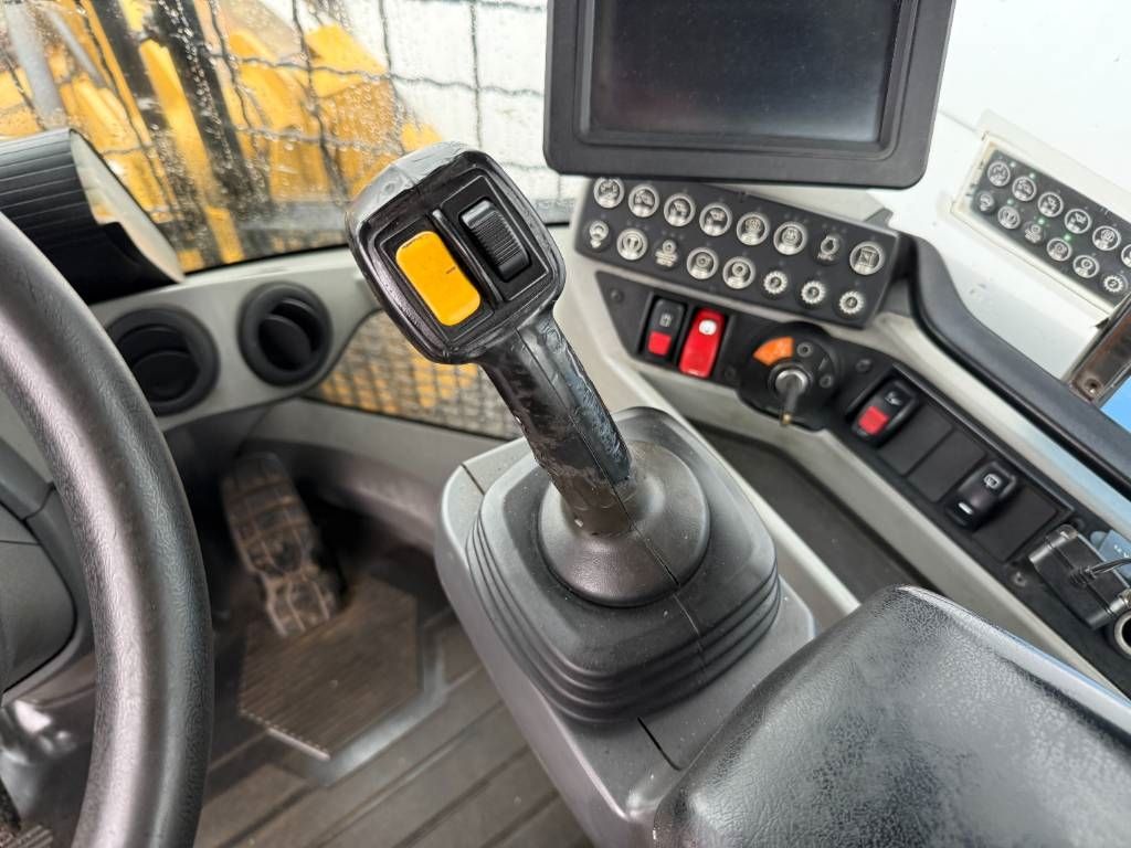 CAT 926M - Dutch Machine / Automatic Greasing