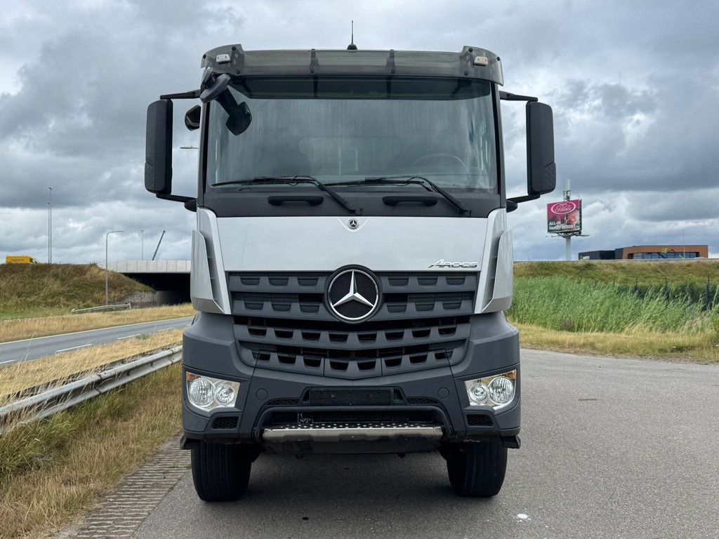 MercedesBenz Arocs 4848 8x8