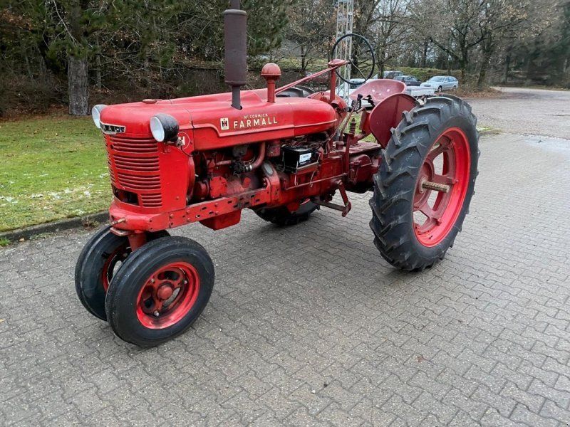 Case IH FARMALL MC CORMICK H