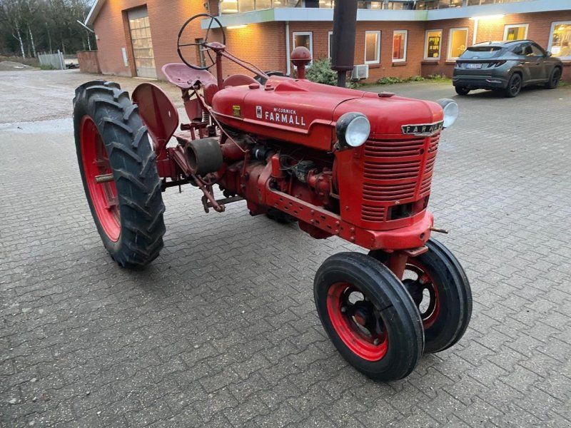 Case IH FARMALL MC CORMICK H