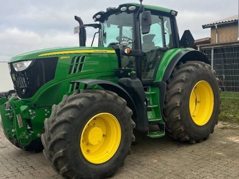 John Deere 6195M