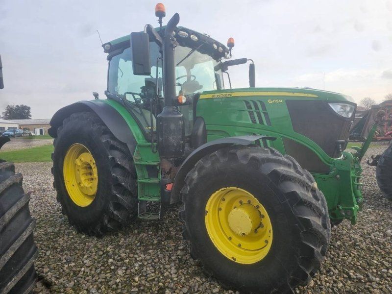 John Deere 6215 R