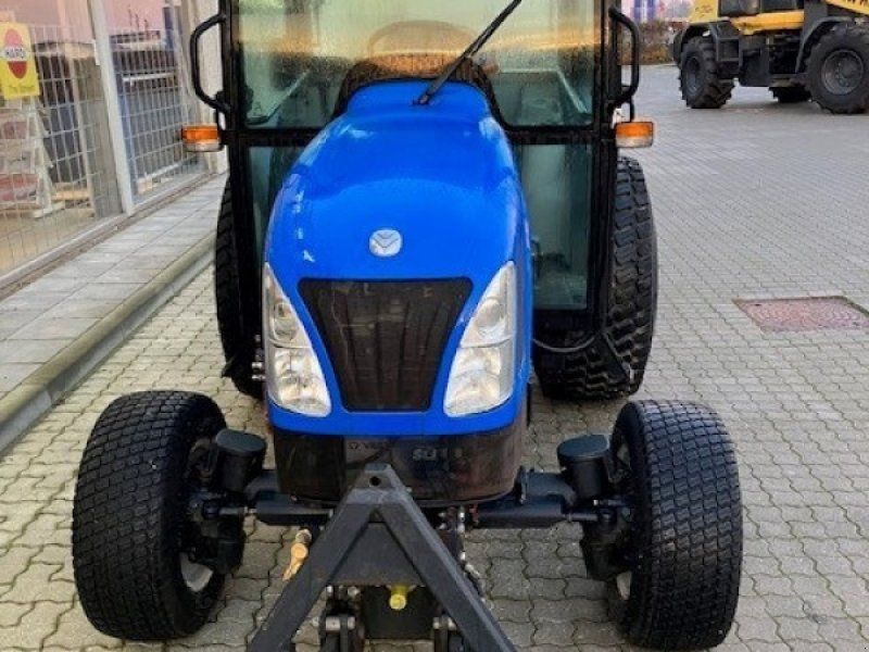 New Holland BOOMER 54D