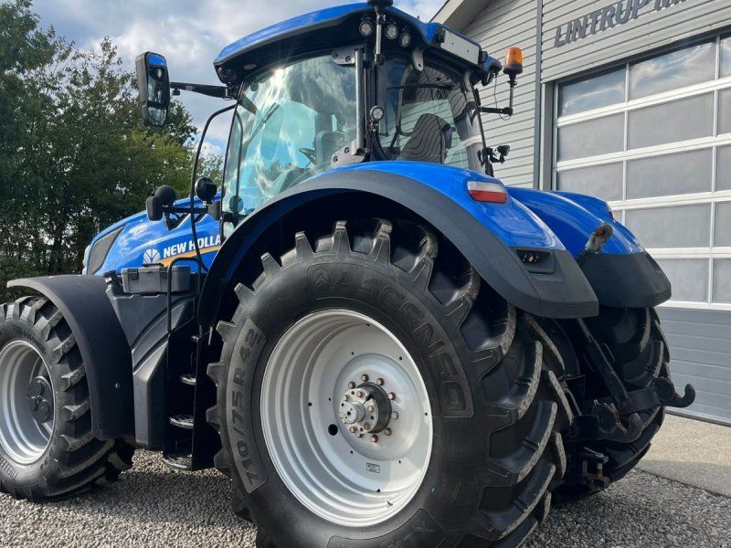 New Holland T7.315 HD med frontlift og front PTO.