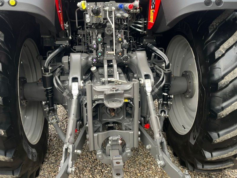 Massey Ferguson 7720S clusive Dyna VT