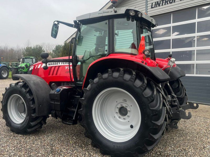 Massey Ferguson 7718 Dyna VT Med frontlift og frontPTO