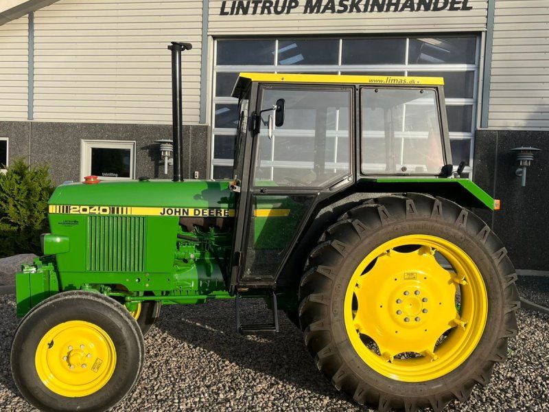 John Deere 2040 Med nye dæk hele vejen rundt