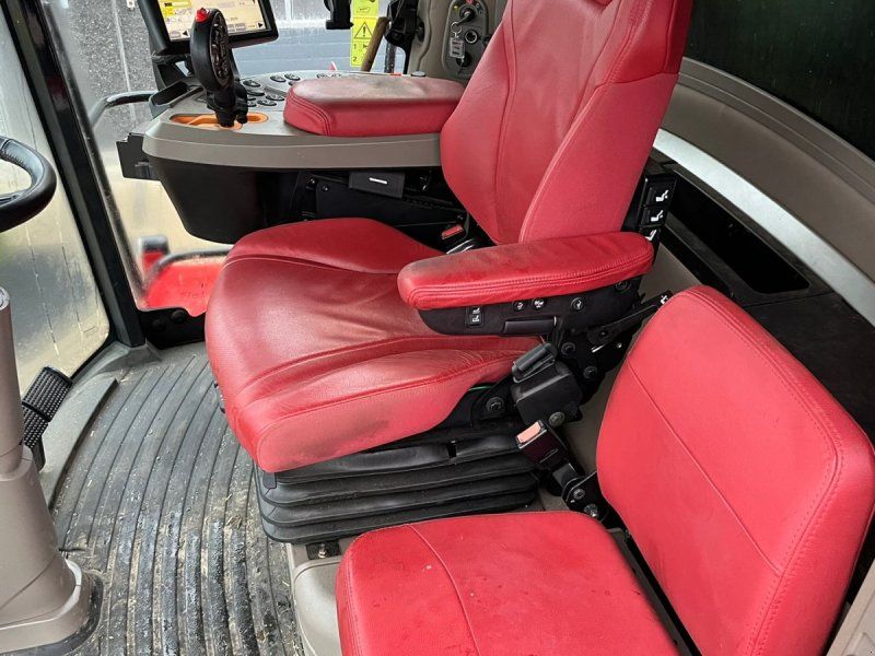 Case IH 8250 Axial-Flow med 35fod Varicut skærebord. Dansk maskine