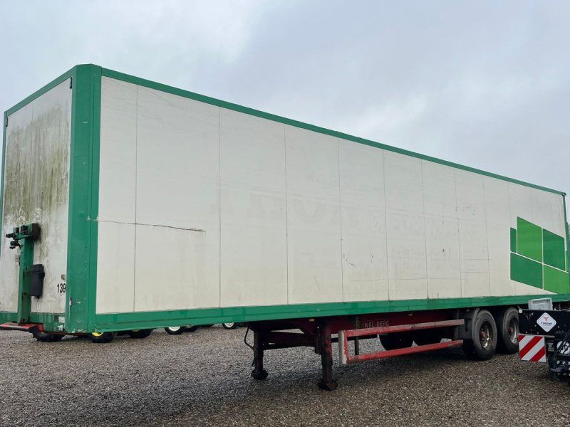 Kel-Berg Box   Med læsserampe i bag