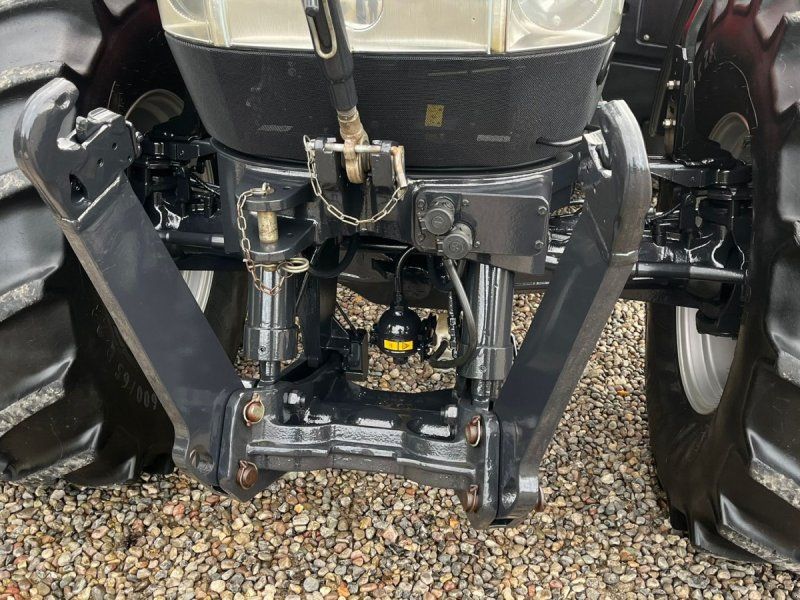 Case IH PUMA 185 CVX Med frontlift RED Model