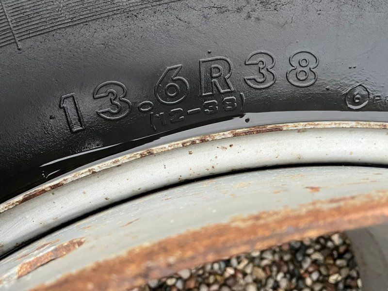 13.6-38 Med ring og 8 låse