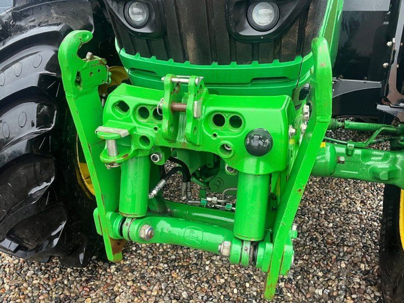 John Deere 6215R Med frontlift