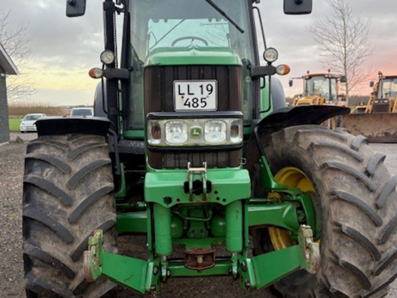 John Deere 6830 PREMIUM FRONTLIFT, TLS AFF. FORAKSEL