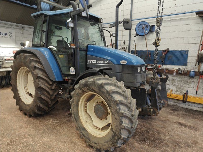 New Holland TS100