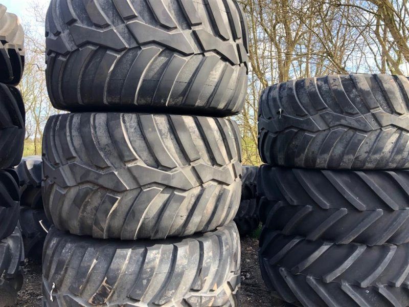 Vredestein 4 x 800/45r30,5