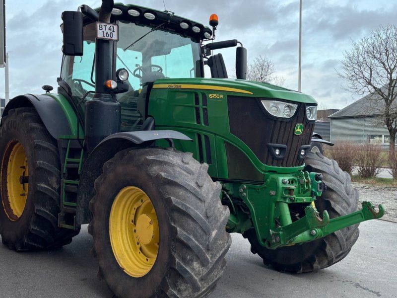 John Deere 6250R