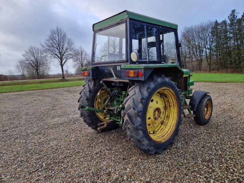 John Deere 2130