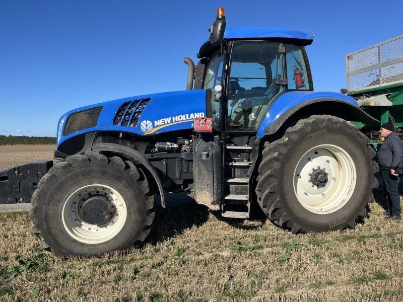 New Holland T8.330