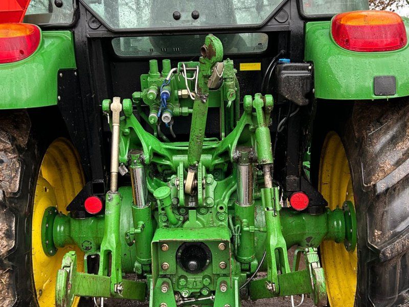 John Deere 5070M
