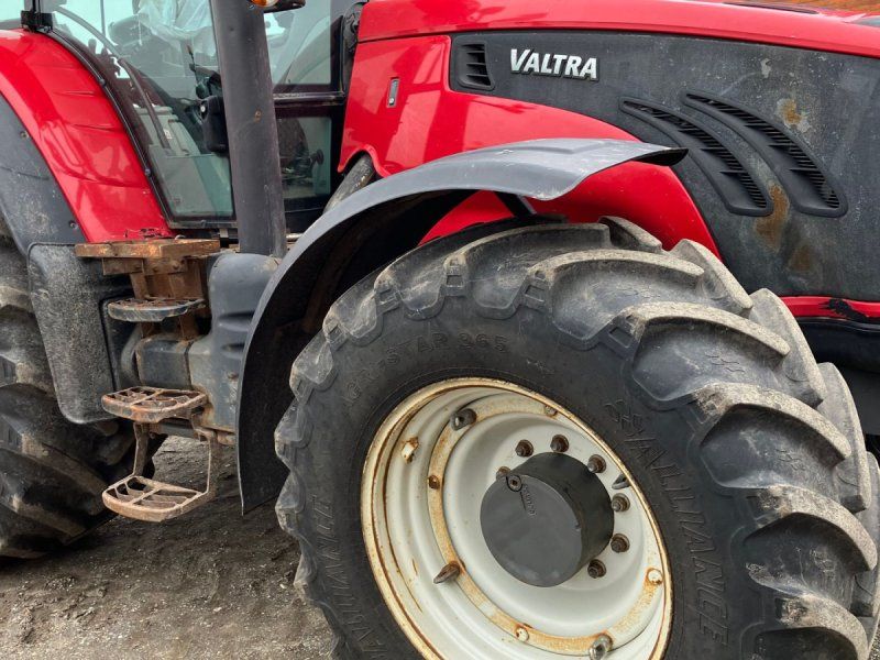 Valtra T213 Versu-- T213 Versu--