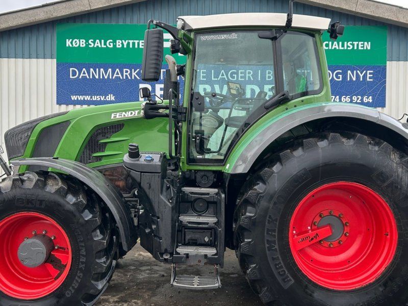 Fendt 824 Vario S4 Profi Plus  VarioGrip, Front PTO