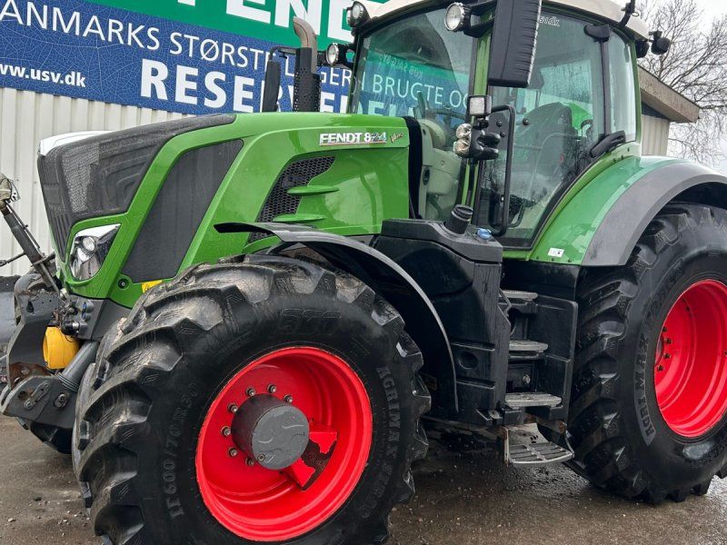 Fendt 824 Vario S4 Profi Plus  VarioGrip, Front PTO