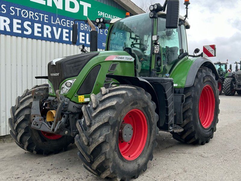 Fendt 724 Vario S4 Profi Plus Med Front PTO