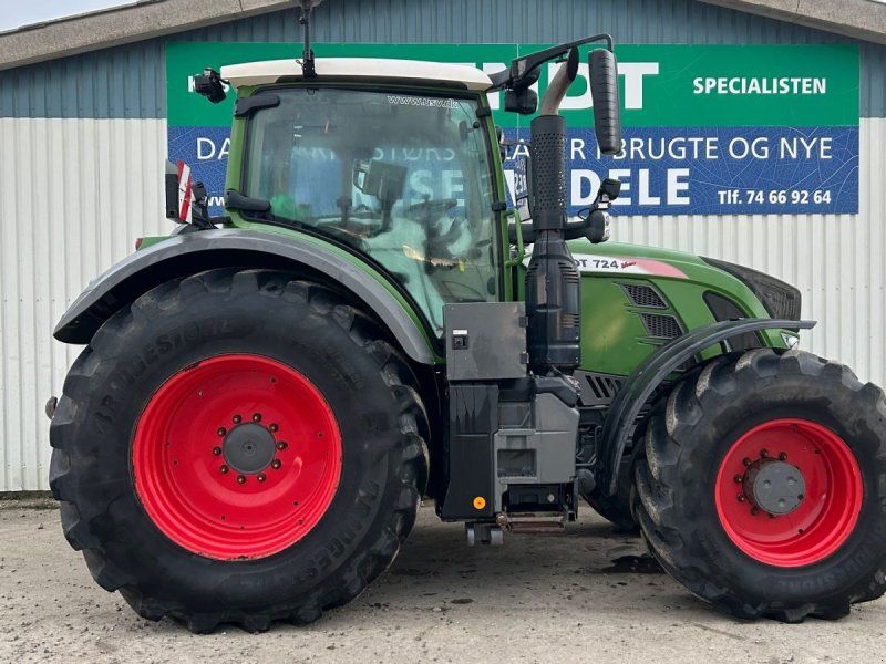 Fendt 724 Vario S4 Profi Plus Med Front PTO