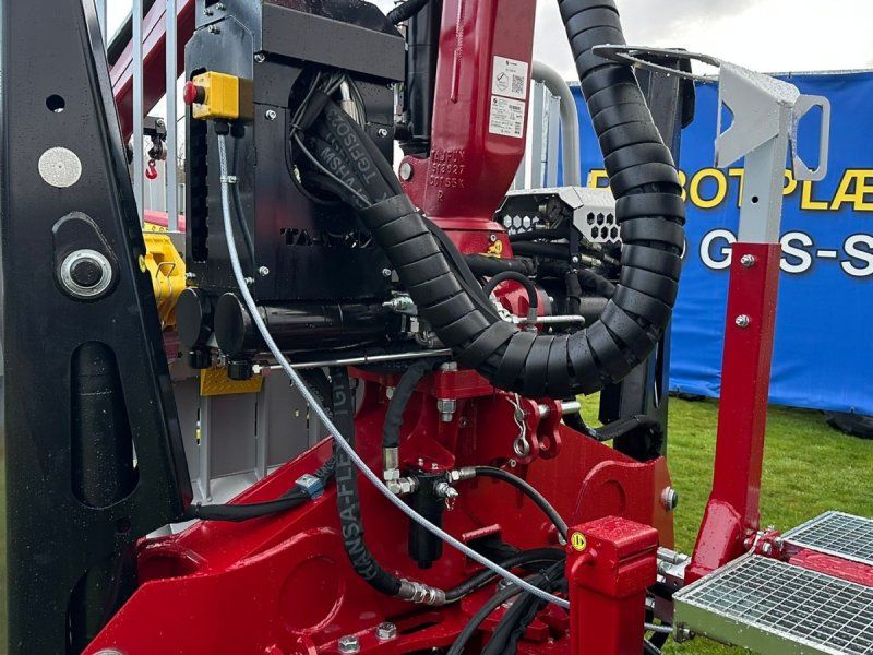 Tajfun GAP 110 Med DOT 45 K ( 8,2M Kran )