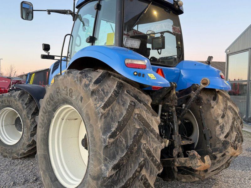 New Holland T8050