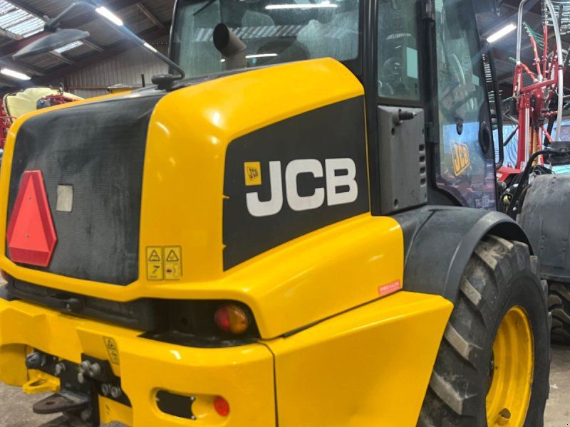 JCB 320S