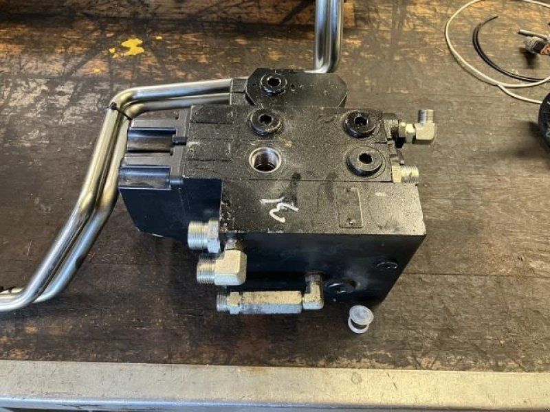 New Holland MIDT MONTERET VENTIL